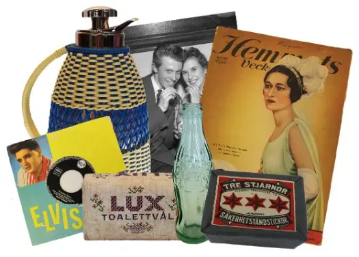 Kollage med äldre kaffetermos, LUX-toalettvål, skiva med Elvis på, en gammal Coca-Cola-flaska, Hemmets veckotidning och en äldre tändsticksask med texten Tre stjärnor.